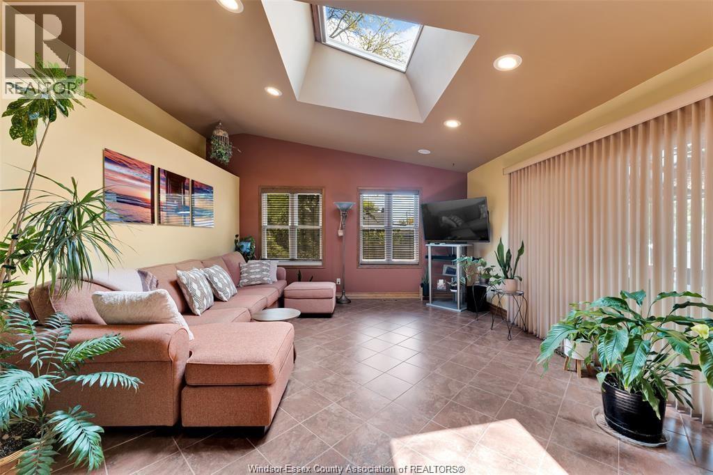 274 Irwin Property Photo 18