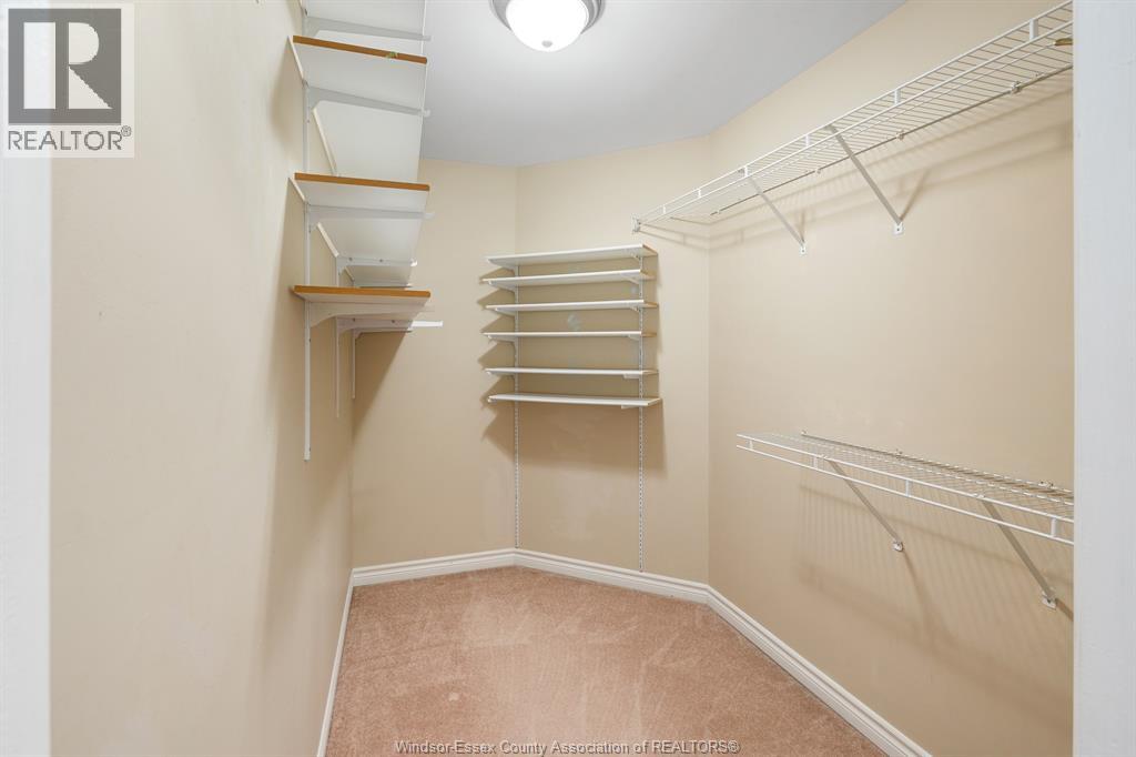 11827 Boulder Crescent Property Photo 6
