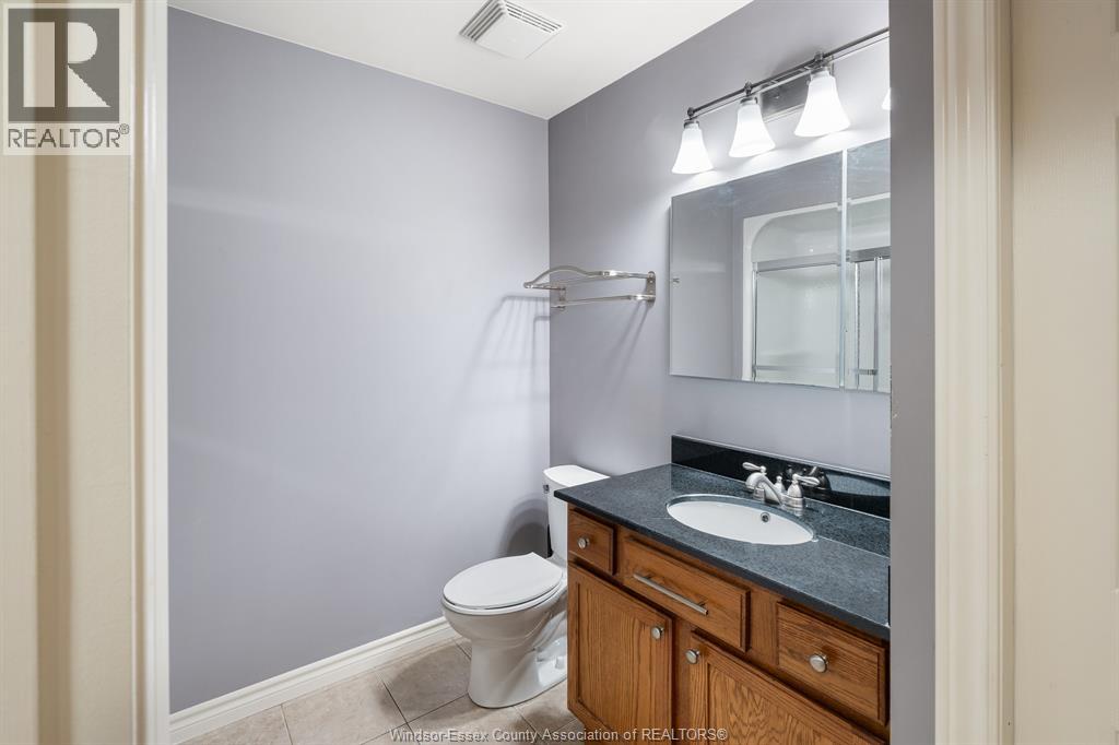 11827 Boulder Crescent Property Photo 10