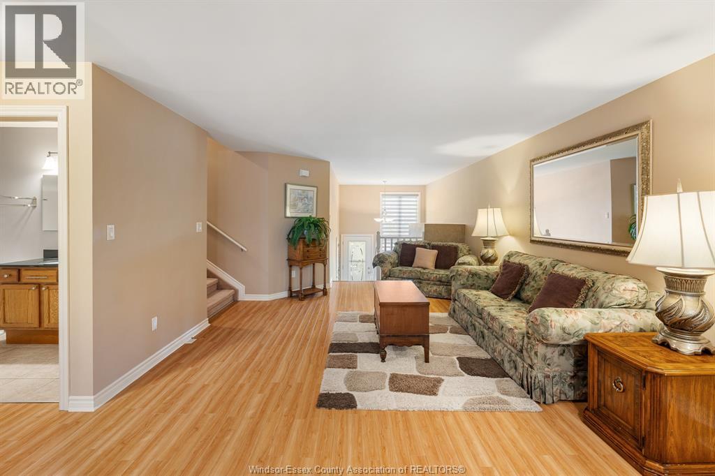 11827 Boulder Crescent Property Photo 15