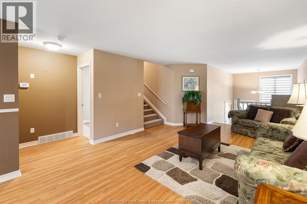 11827 Boulder Crescent Property Photo 16