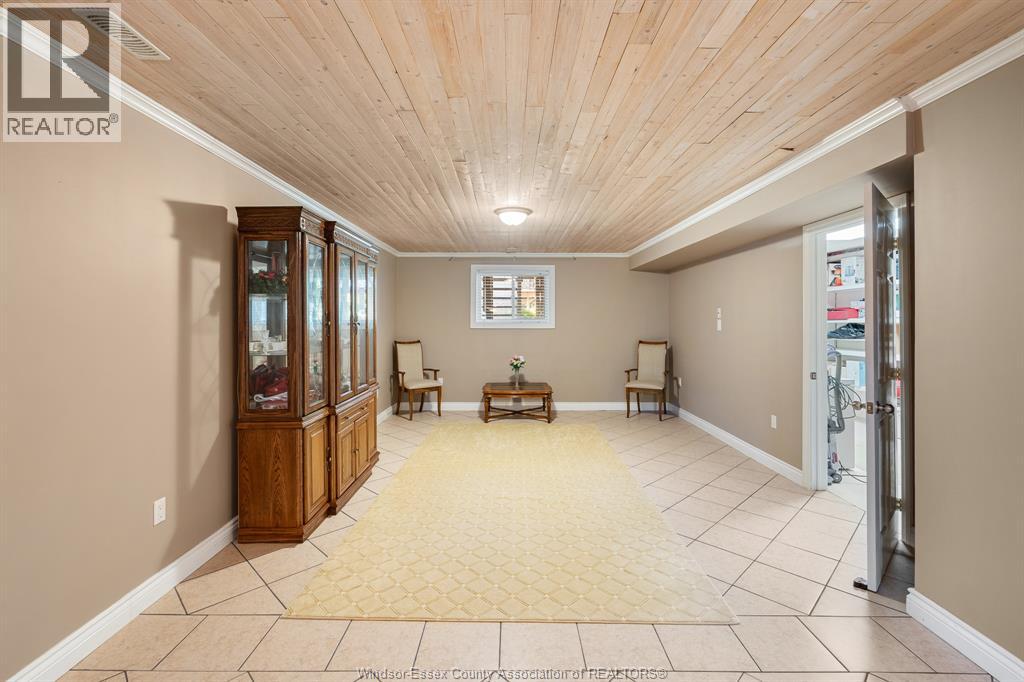 11827 Boulder Crescent Property Photo 27
