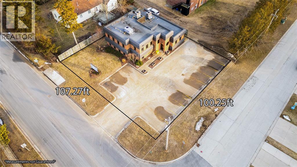 2695 Hamilton Road Unit# A Upper Property Photo 3