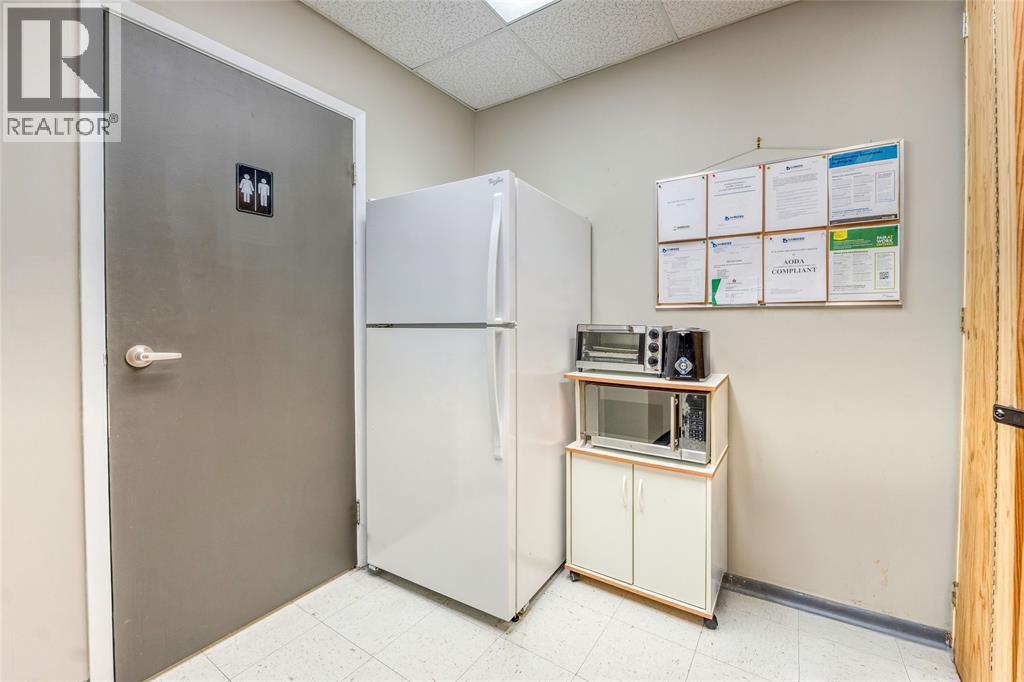 2695 Hamilton Road Unit# A Upper Property Photo 15