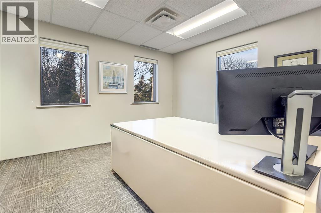 2695 Hamilton Road Unit# A Upper Property Photo 32