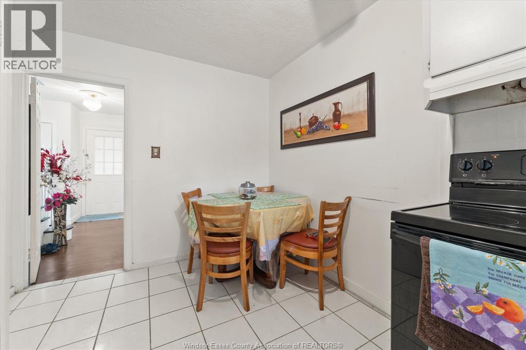 5188 Wyandotte St Street Property Photo 10