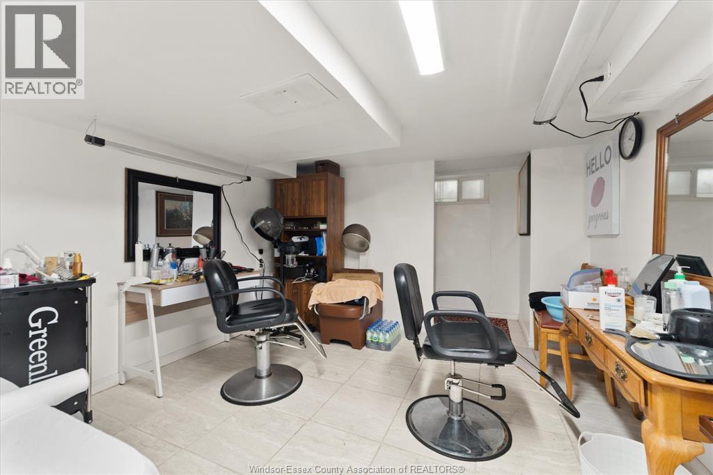 5188 Wyandotte St Street Property Photo 19