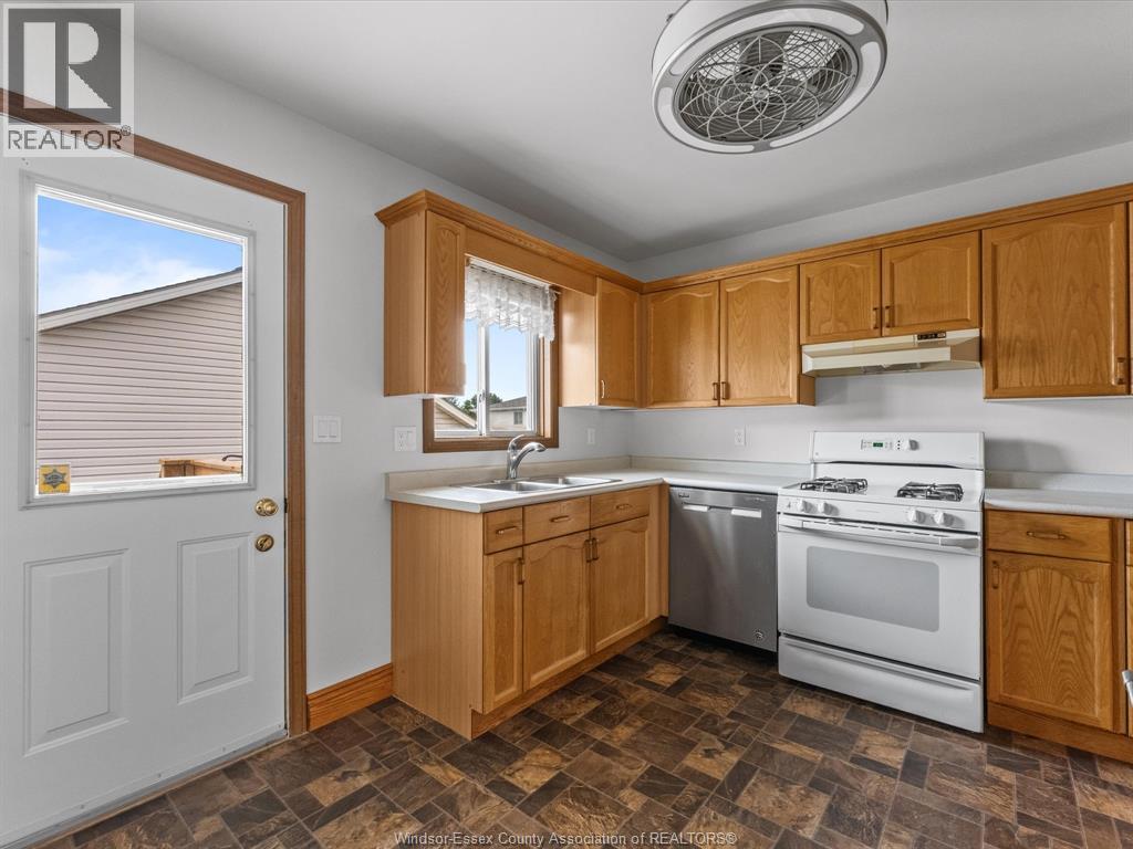 1553 Blairwood Crescent Property Photo 13