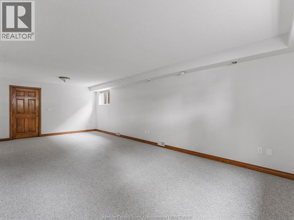 1553 Blairwood Crescent Property Photo 14