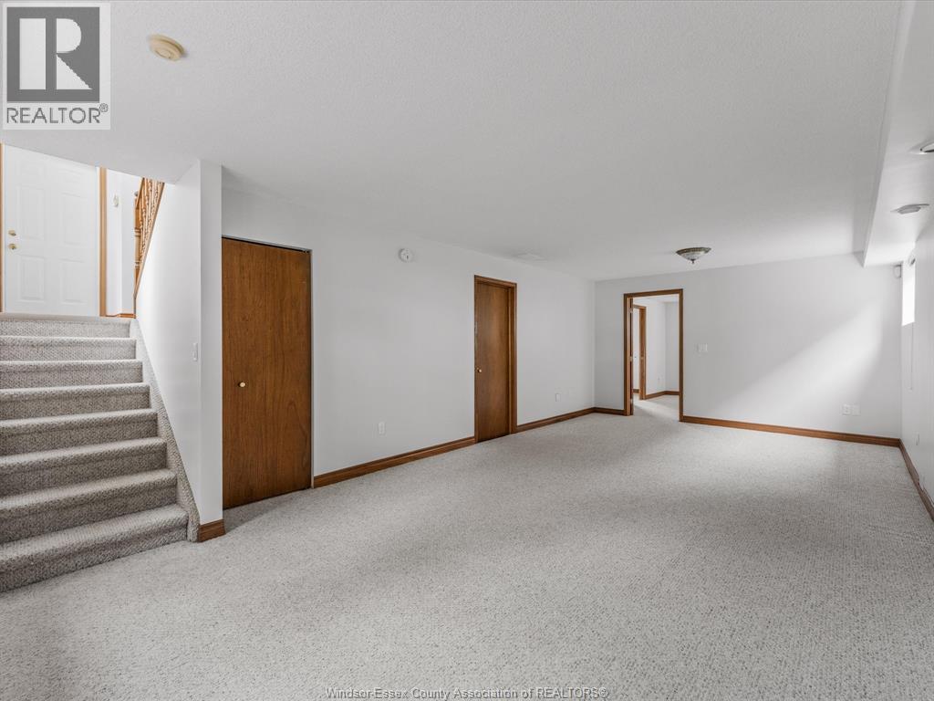 1553 Blairwood Crescent Property Photo 15