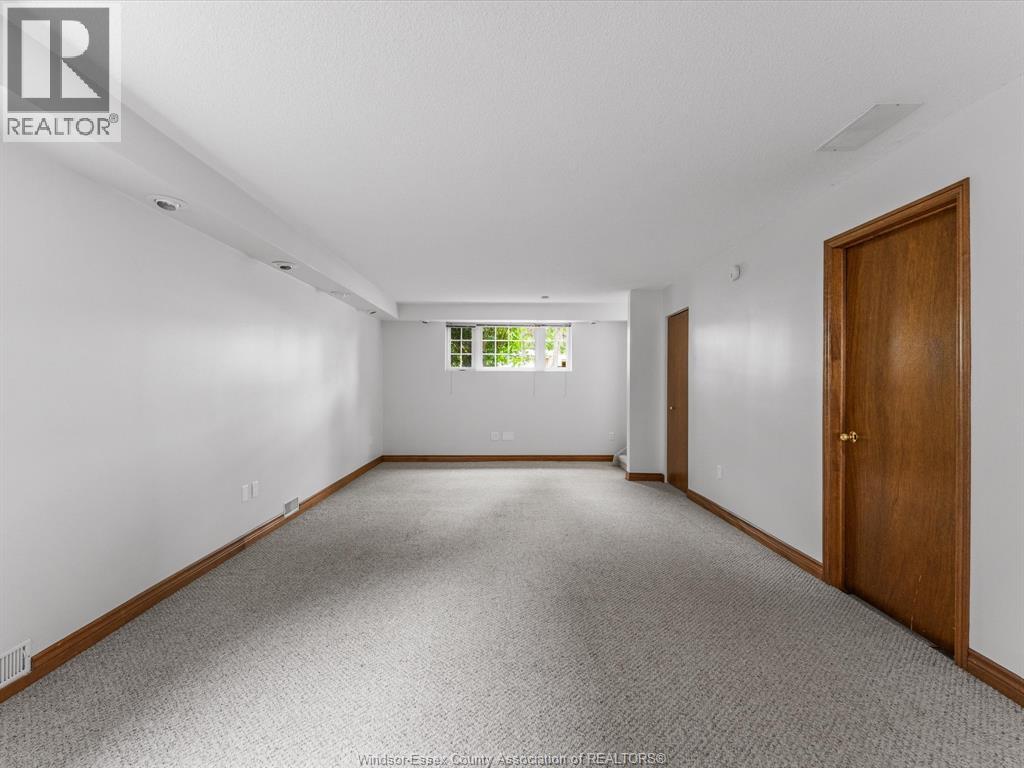 1553 Blairwood Crescent Property Photo 26