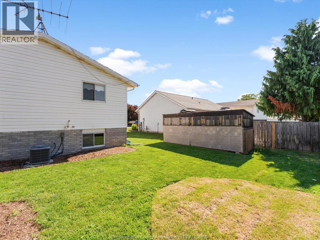 1553 Blairwood Crescent Property Photo 33