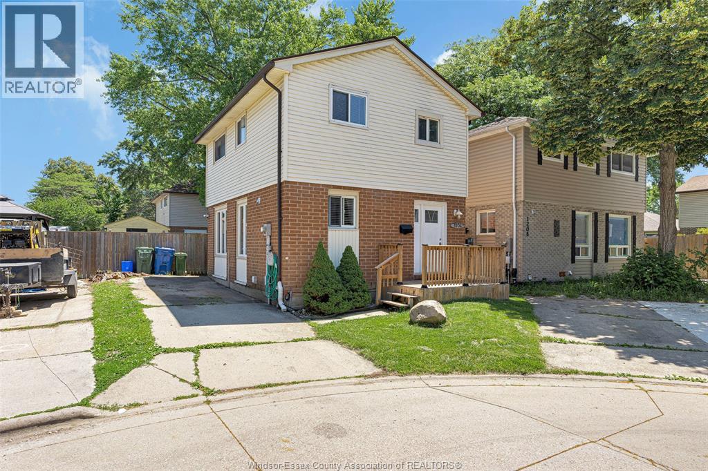 1204 Copperfield PL Property Photo 1