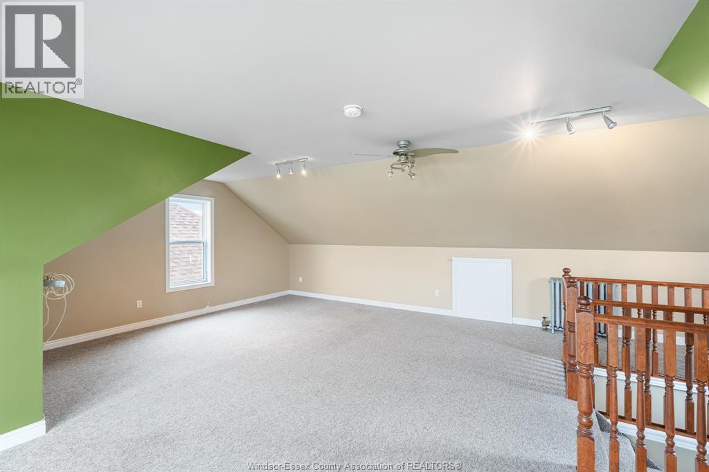 1441 Riverside Drive East Property Photo 37