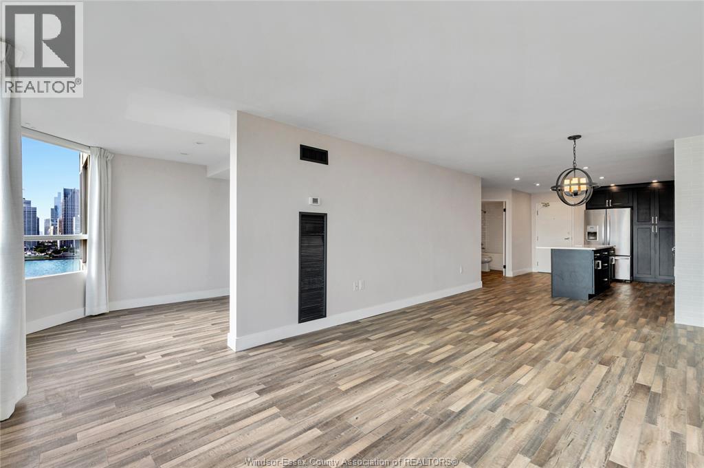 75 Riverside Drive East Unit# 1902 Property Photo 12