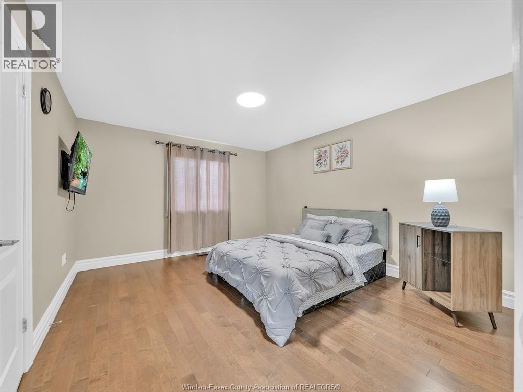 3000 Mcrobbie Crescent Property Photo 11