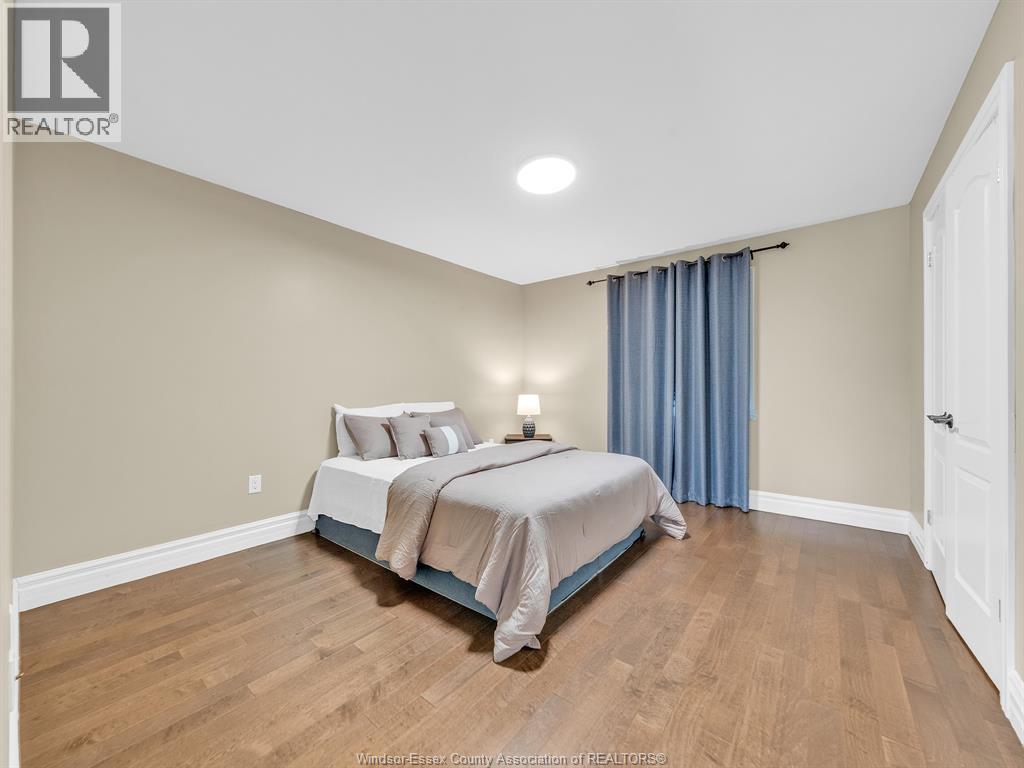 3000 Mcrobbie Crescent Property Photo 14