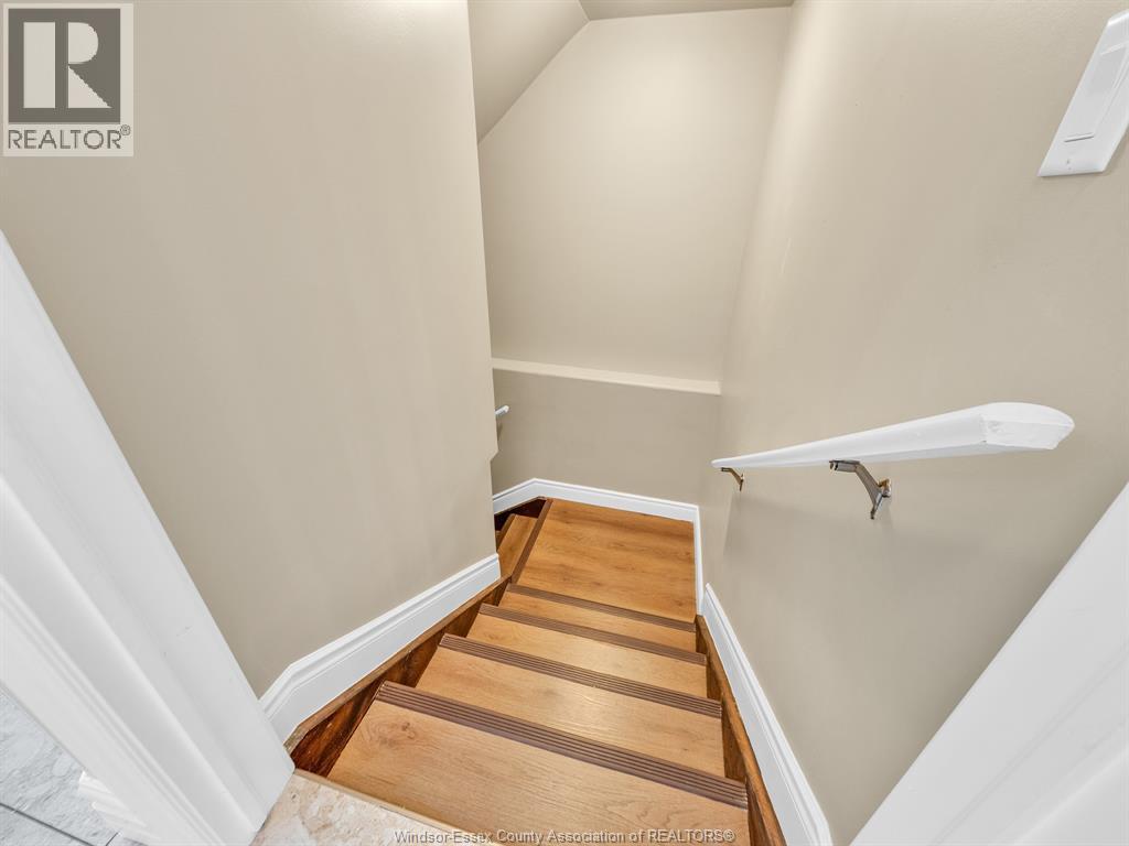 3000 Mcrobbie Crescent Property Photo 32