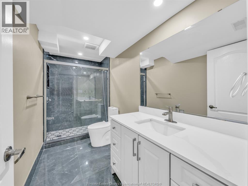3000 Mcrobbie Crescent Property Photo 35