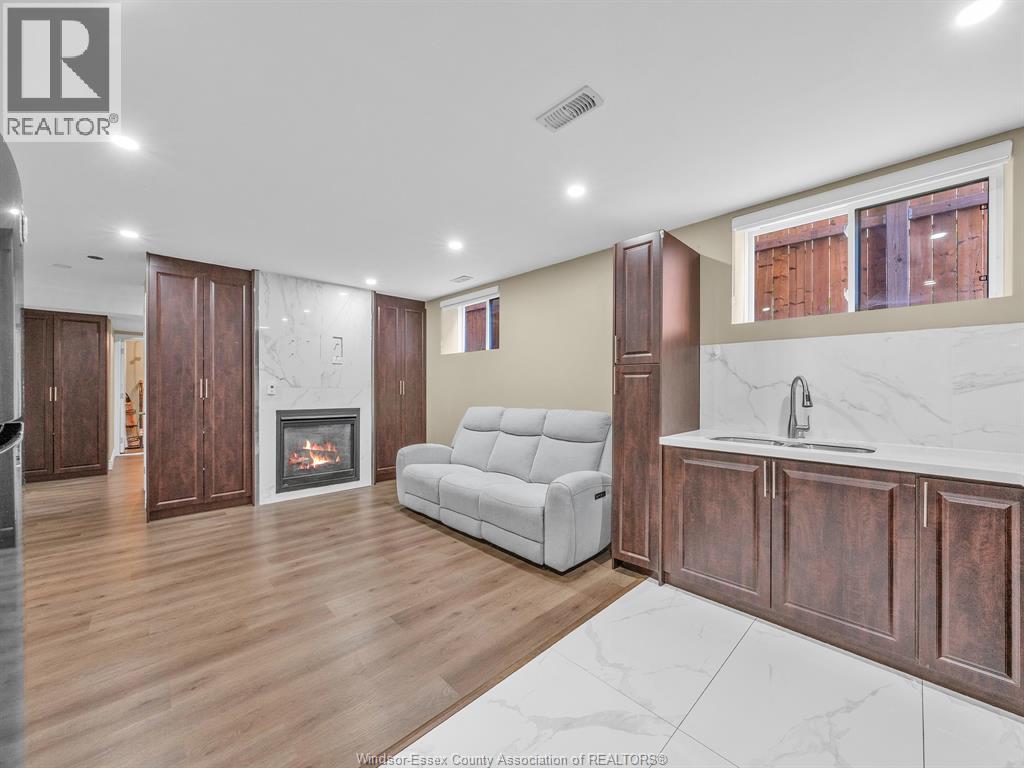 3000 Mcrobbie Crescent Property Photo 40