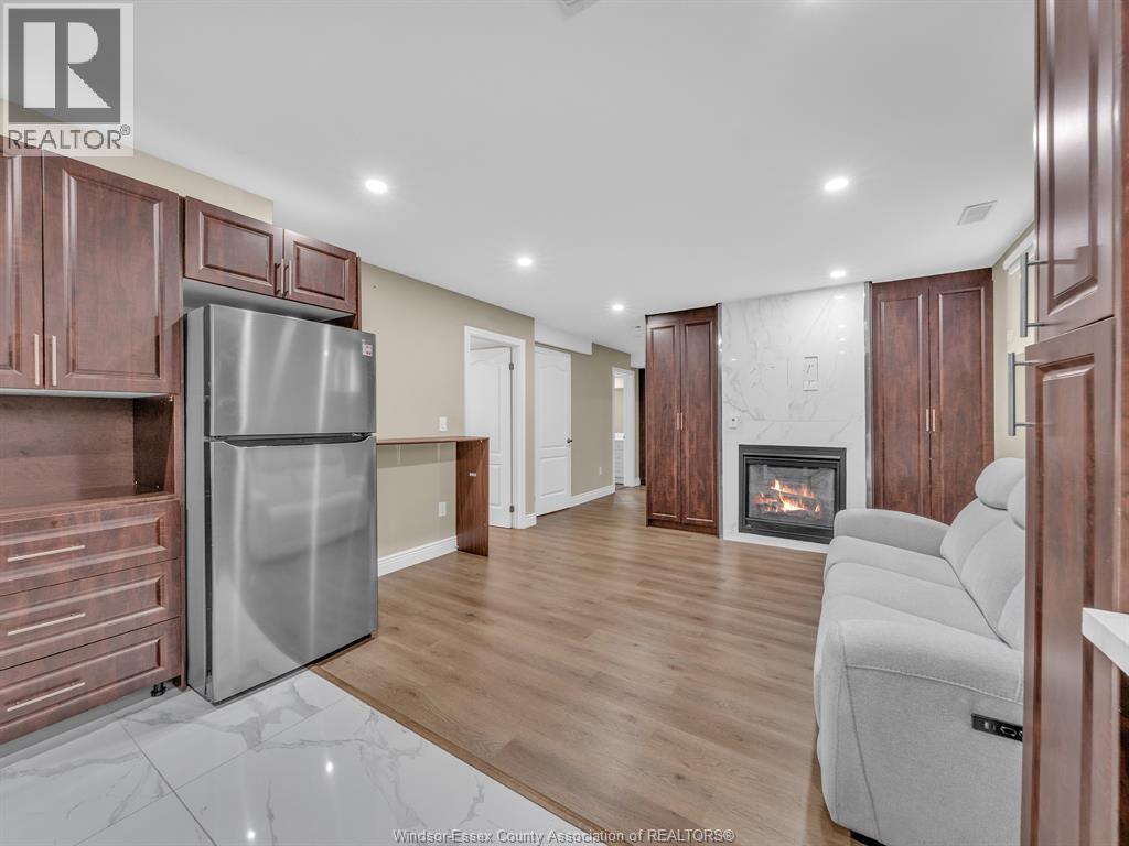 3000 Mcrobbie Crescent Property Photo 41