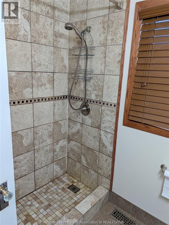 1868 Pillette Property Photo 9