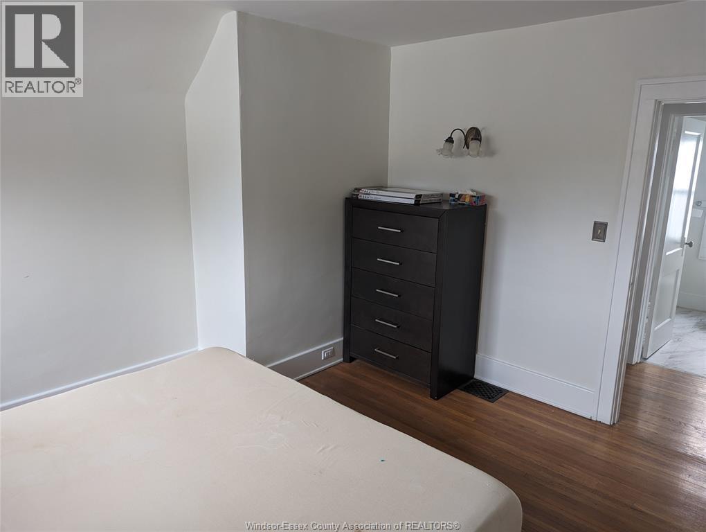 1868 Pillette Property Photo 16