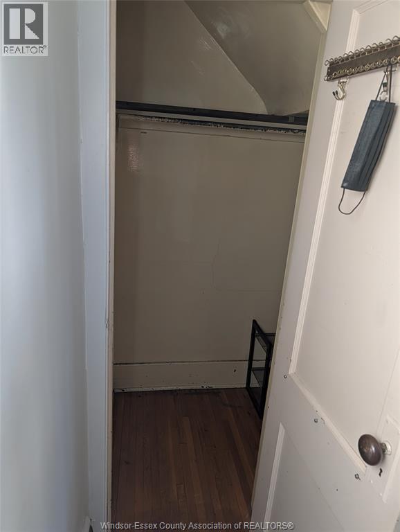 1868 Pillette Property Photo 19