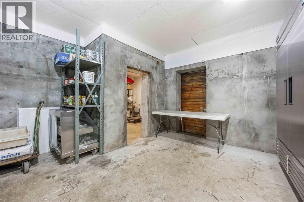 140 East Street North Property Photo 18
