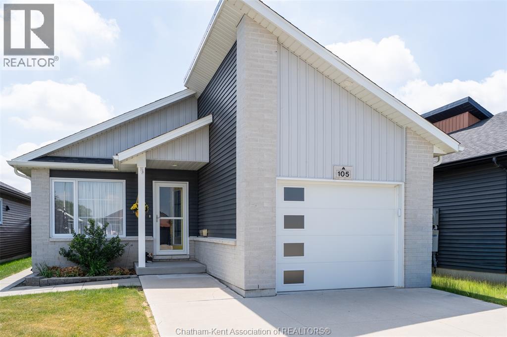 105 Moonstone CRESCENT