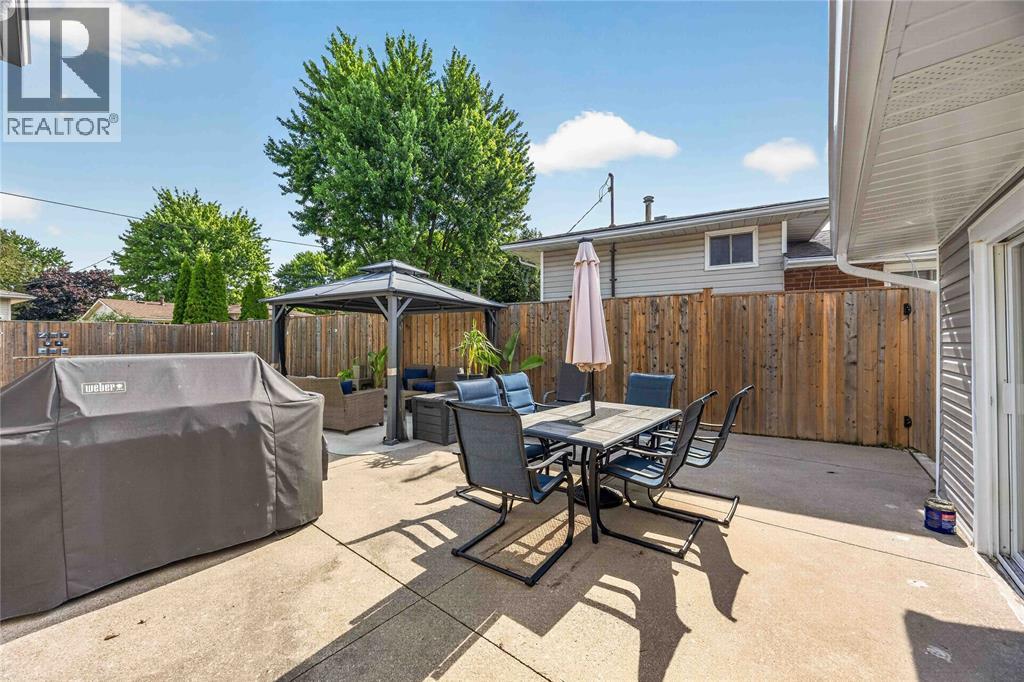 266 Clairwood Crescent Property Photo 25