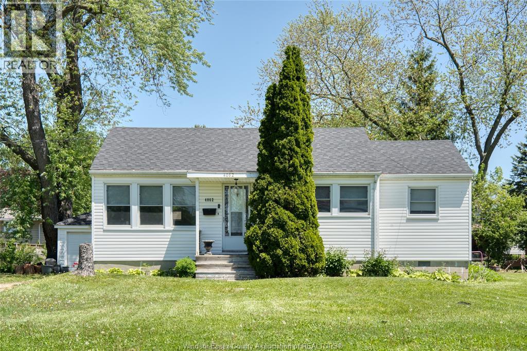 4062 ROSELAND DRIVE East