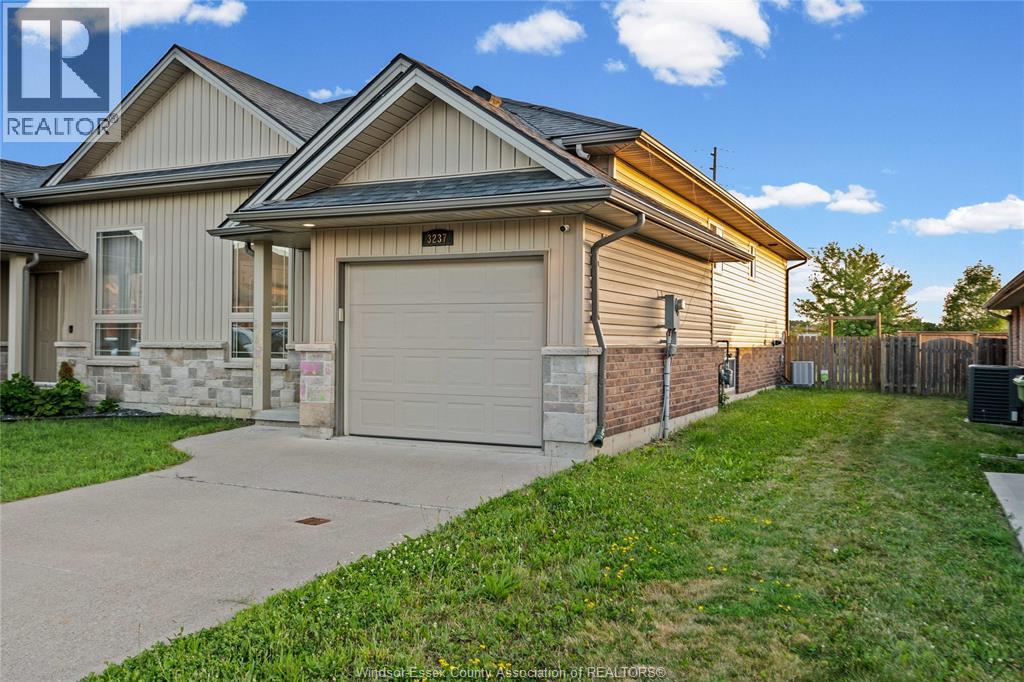 3237 Seville Property Photo 7
