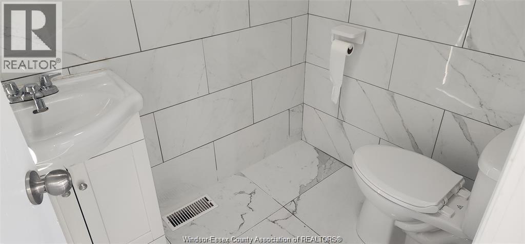 5467 Tecumseh Road East Unit# 3 Property Photo 7