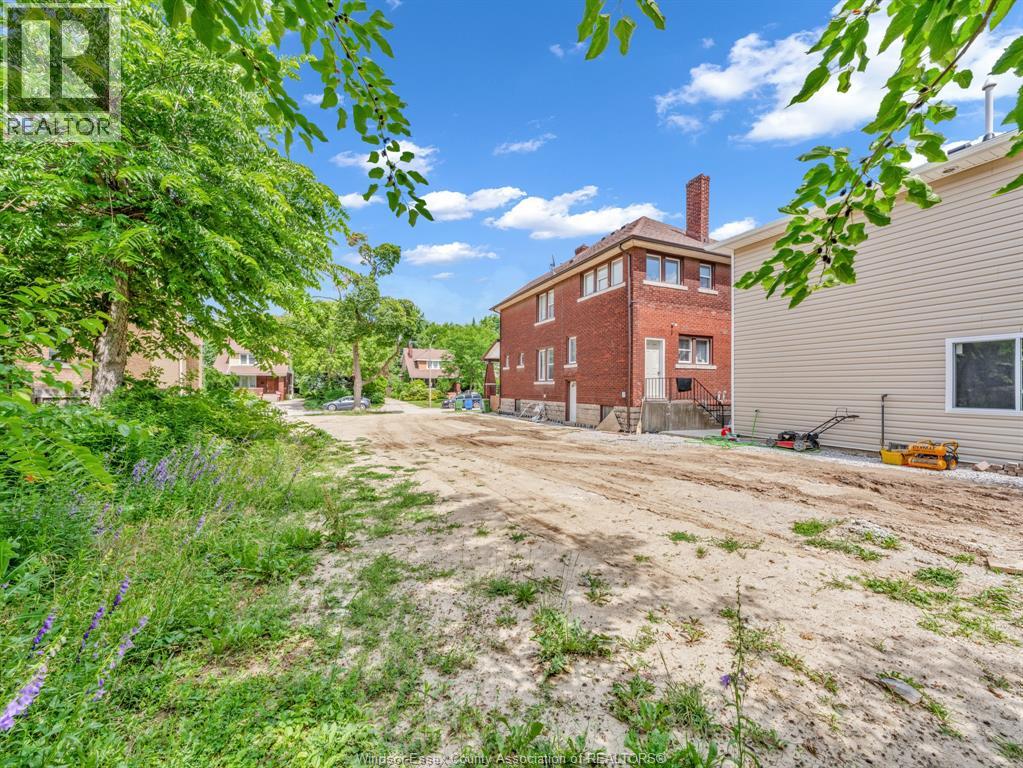 421 Partington Avenue Property Photo 4