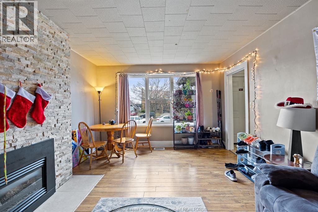 554 Askin Avenue Property Photo 3
