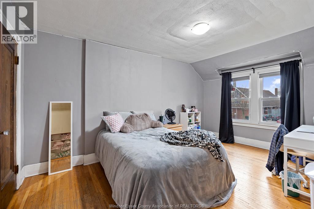 554 Askin Avenue Property Photo 7