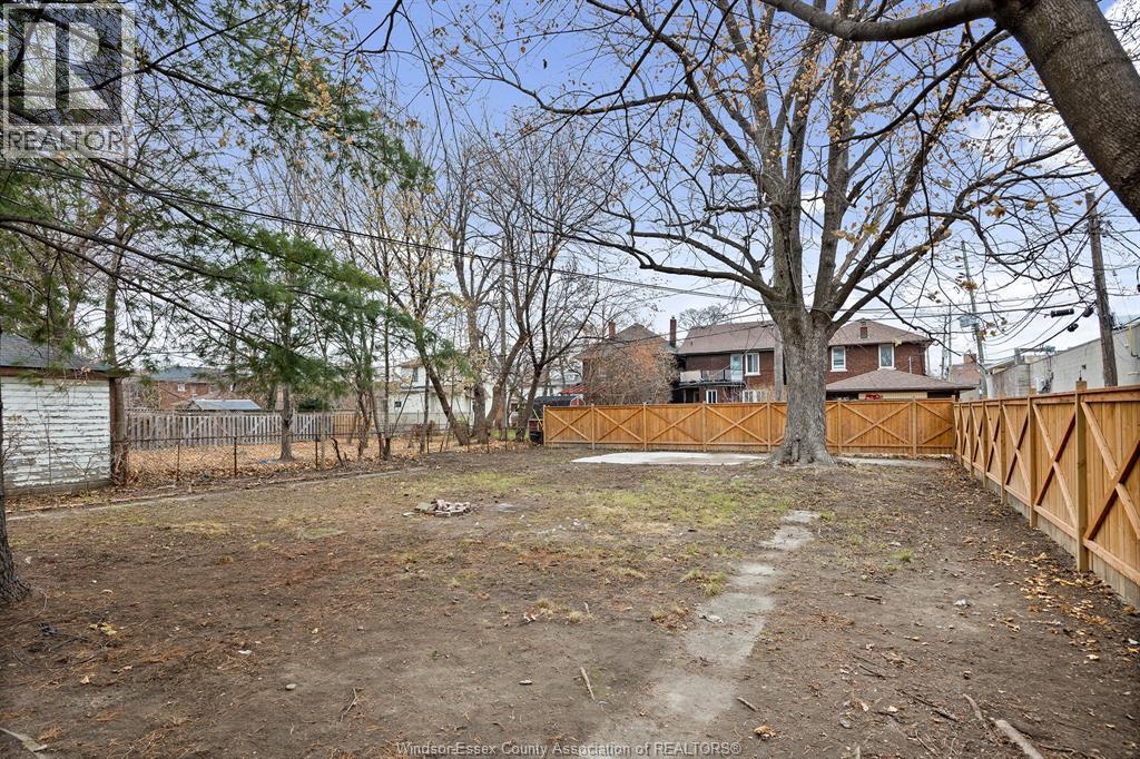 554 Askin Avenue Property Photo 33