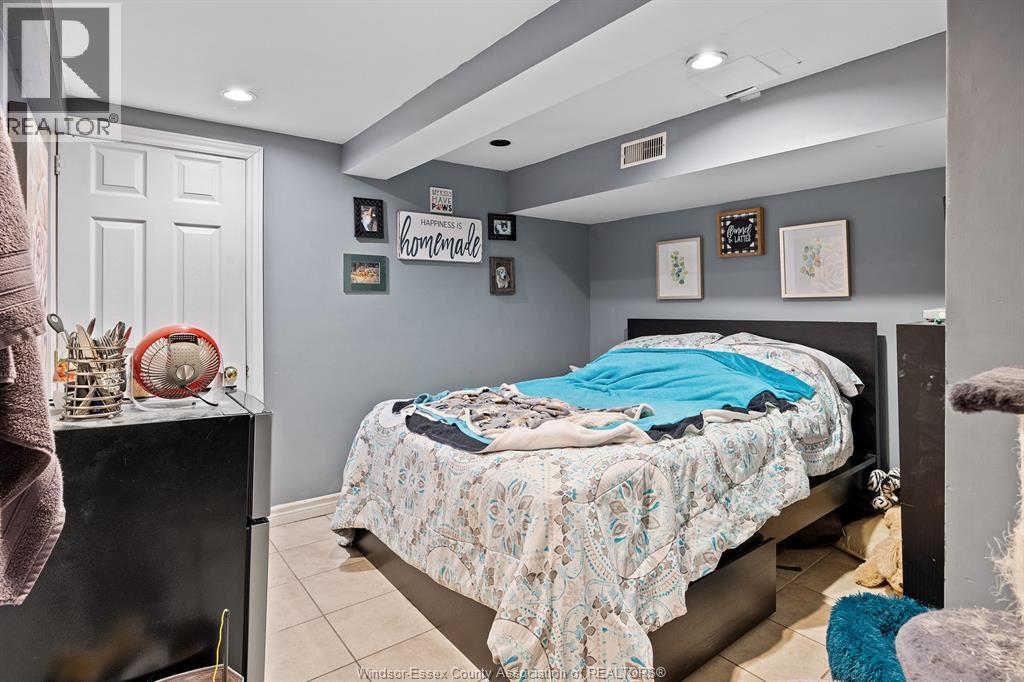 568 Askin Property Photo 12