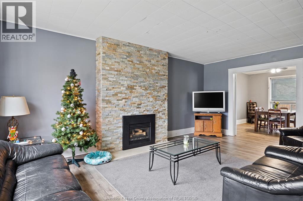 568 Askin Property Photo 16