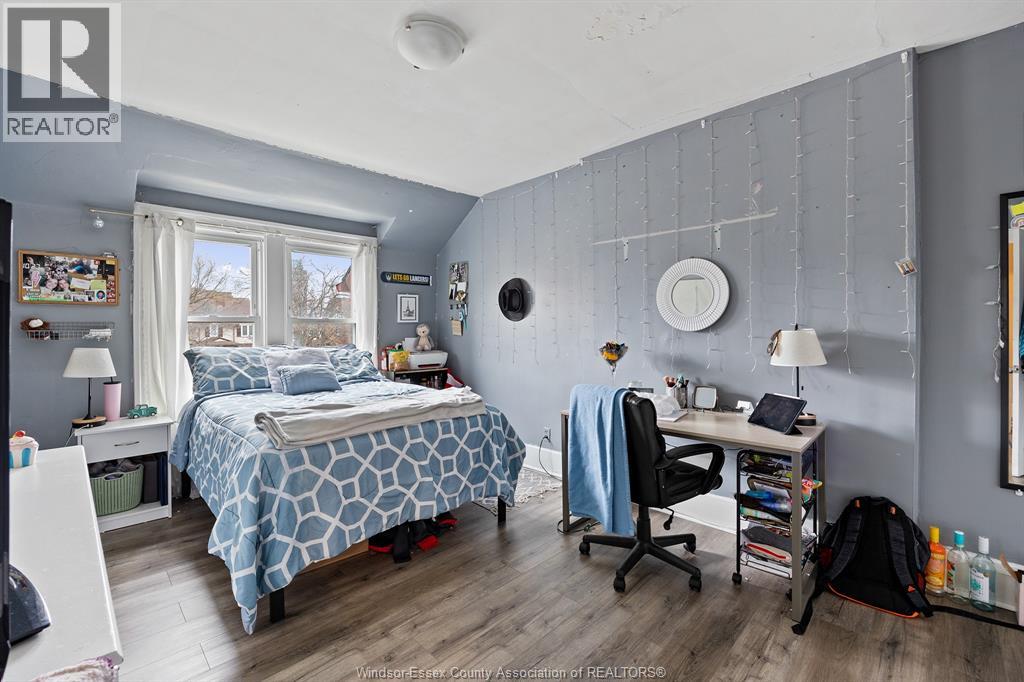 568 Askin Property Photo 29
