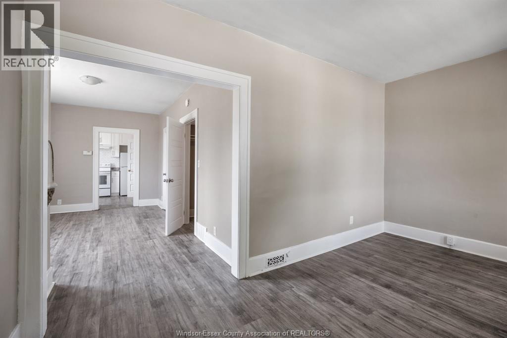 1381-83 Wellington Property Photo 4