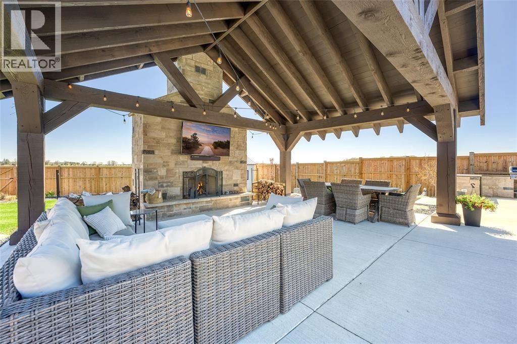 3661 Egremont Road Property Photo 12