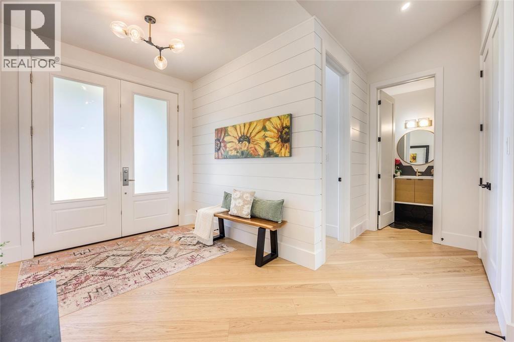 3661 Egremont Road Property Photo 17