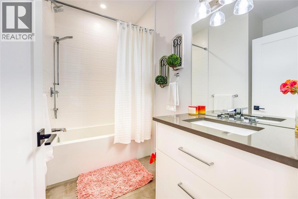 3661 Egremont Road Property Photo 22
