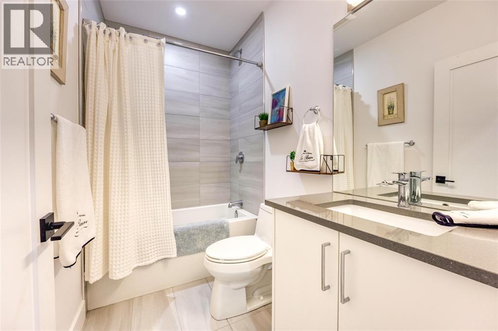 3661 Egremont Road Property Photo 44