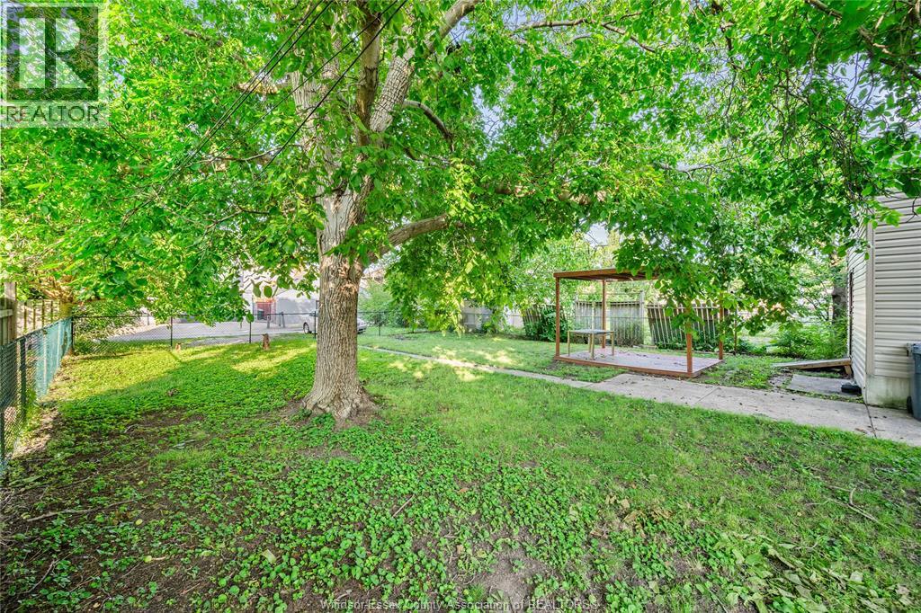 972-976 Langlois Property Photo 8
