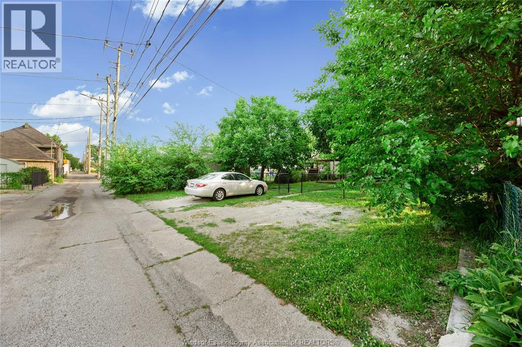 972-976 Langlois Property Photo 11