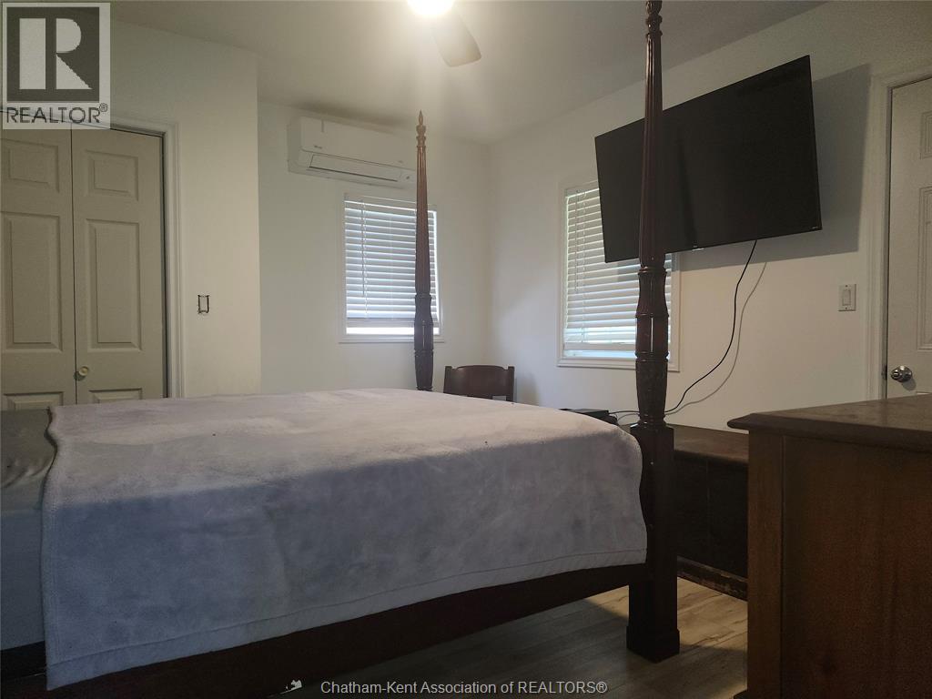 696 Cameron Road Property Photo 11