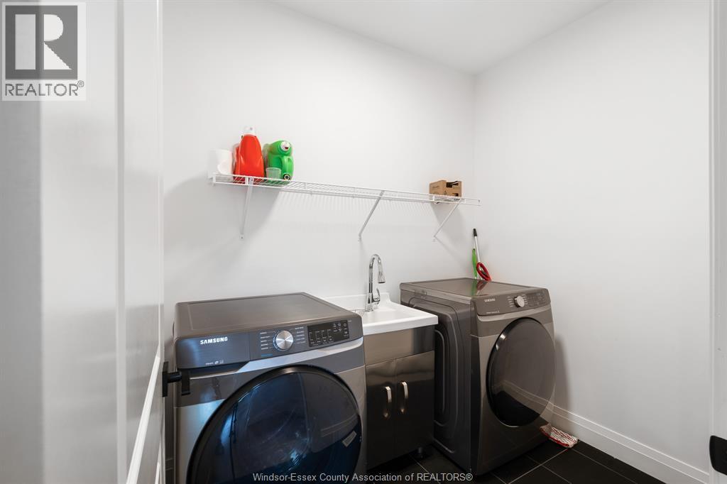 223 Livingstone Crescent Property Photo 32